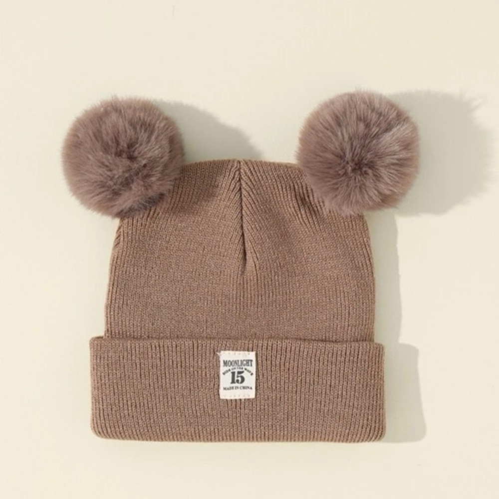 Baby winter beanie hat with Pom Pom 🥰 - Picture 2 of 3